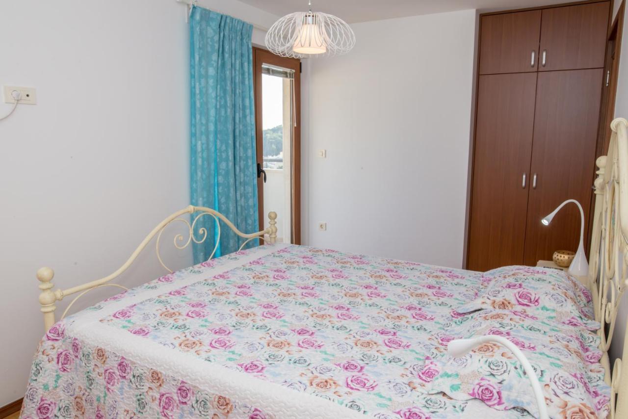 Apartment Elena Petrovac 外观 照片